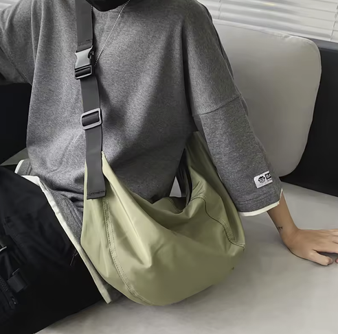 Sac à Bandoulière Homme Grande Capacité en Nylon Imperméable – Style Urbain Unisexe