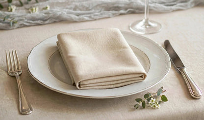 Lot de Serviettes de Table 40 x 40 cm en Polyester Couleur Unie – Décoration de Fête, Mariage et Noël
