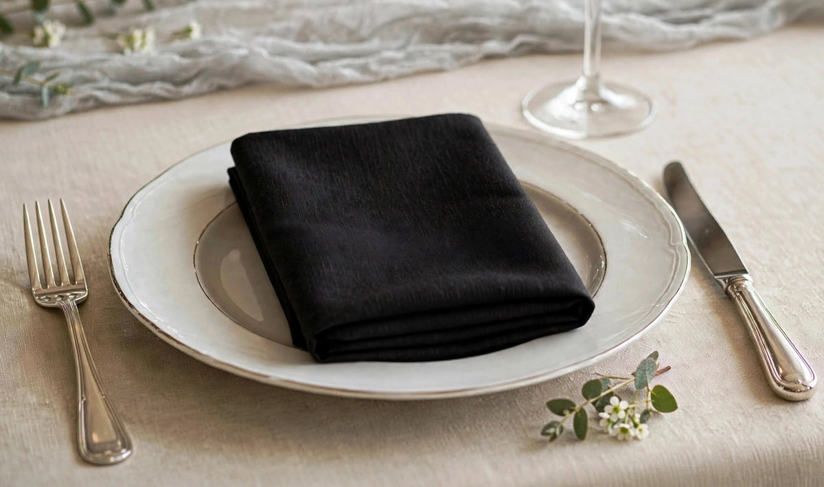 Lot de Serviettes de Table 40 x 40 cm en Polyester Couleur Unie – Décoration de Fête, Mariage et Noël