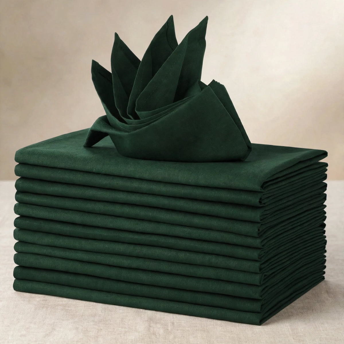 Lot de Serviettes de Table 40 x 40 cm en Polyester Couleur Unie – Décoration de Fête, Mariage et Noël