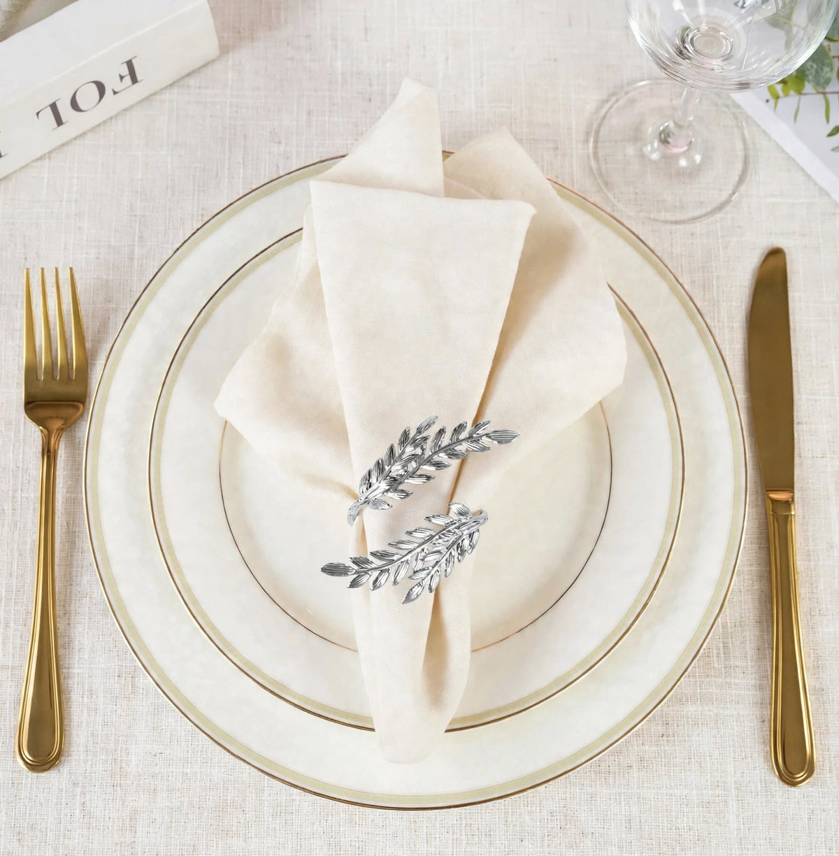 Lot de Ronds de Serviette Feuilles en Métal Doré ou Argenté – Décoration de Table Fêtes, Mariage et Noël